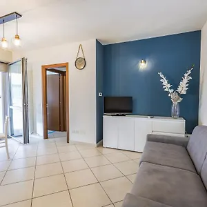  Appartamento La Rocca Home, Bilocale Con Giardino A Italia